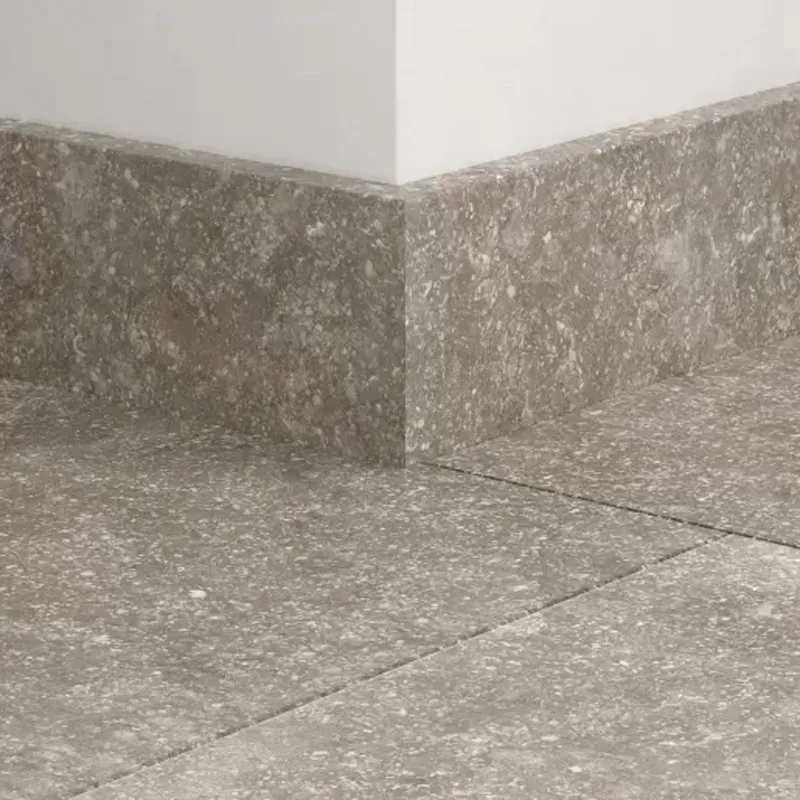 Ламинированный плинтус Quick-Step Паркетный, камень
